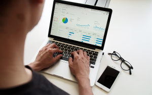 Faktoring zbawieniem na kryzys